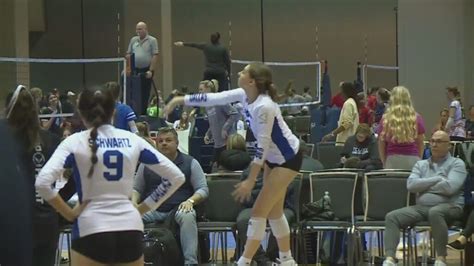 The volleyball community supports Janae Edmondson in St. Louis tournament